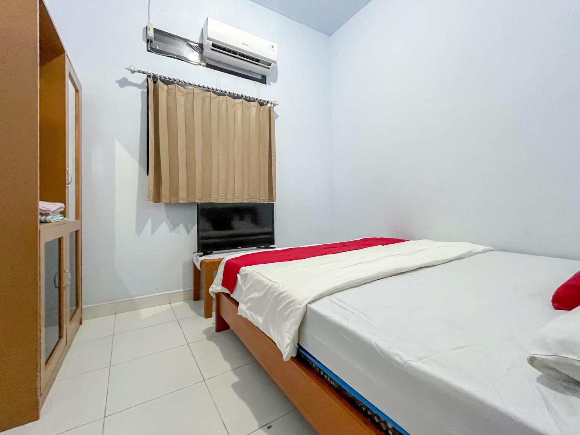 Reddoorz Syariah At Home Ampana Guest House Ampana Kota Екстер'єр фото