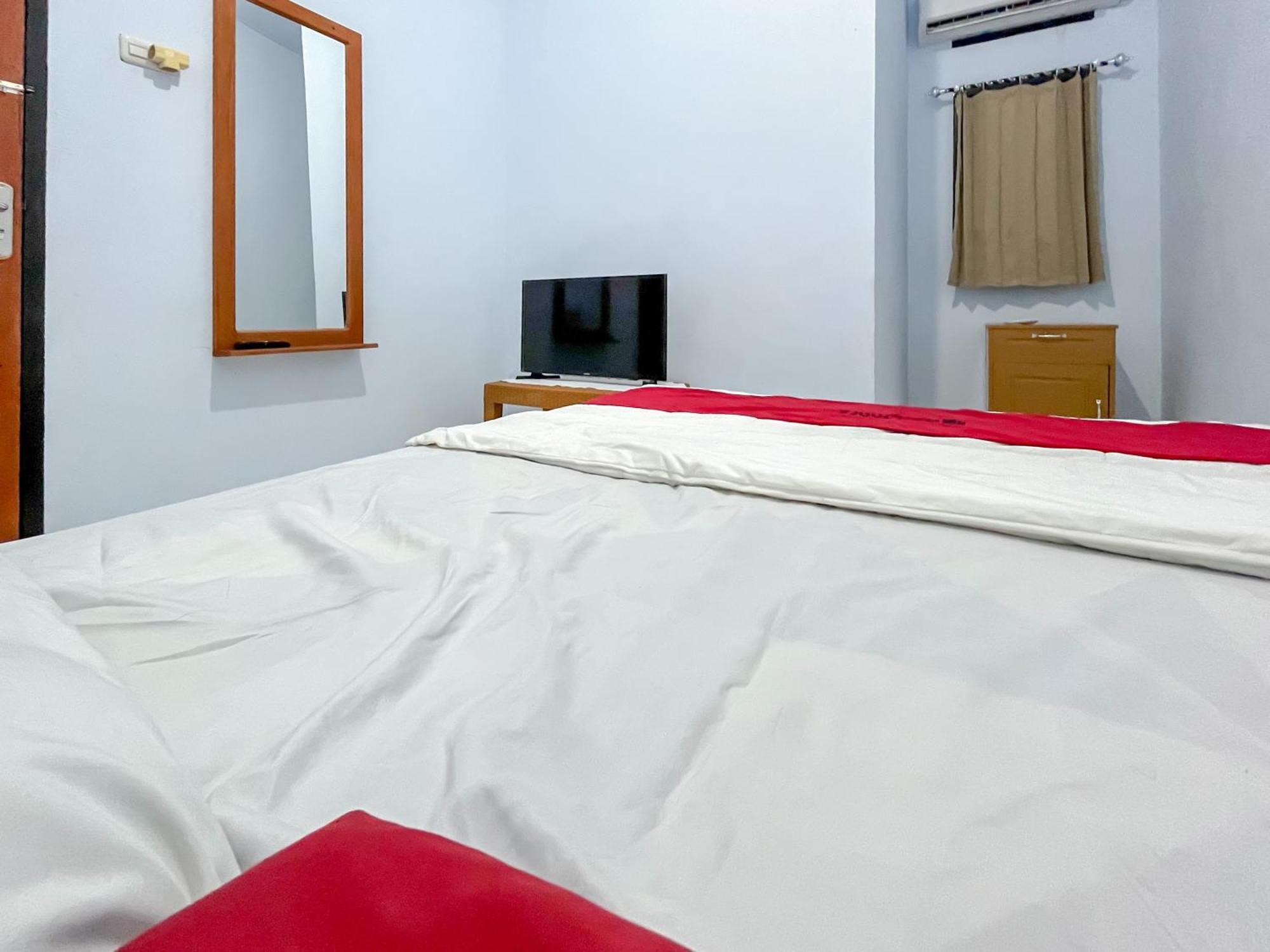 Reddoorz Syariah At Home Ampana Guest House Ampana Kota Екстер'єр фото