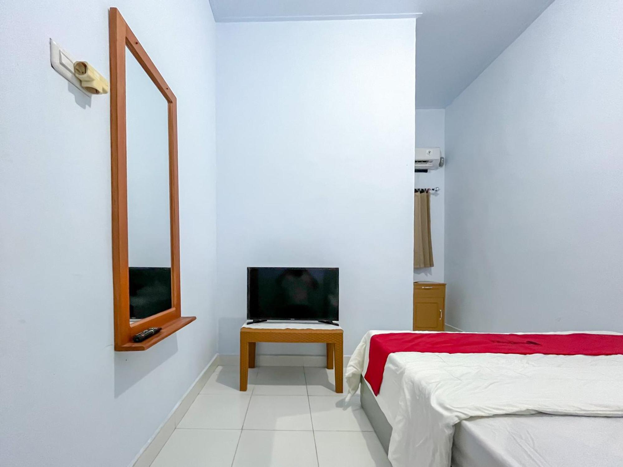 Reddoorz Syariah At Home Ampana Guest House Ampana Kota Екстер'єр фото