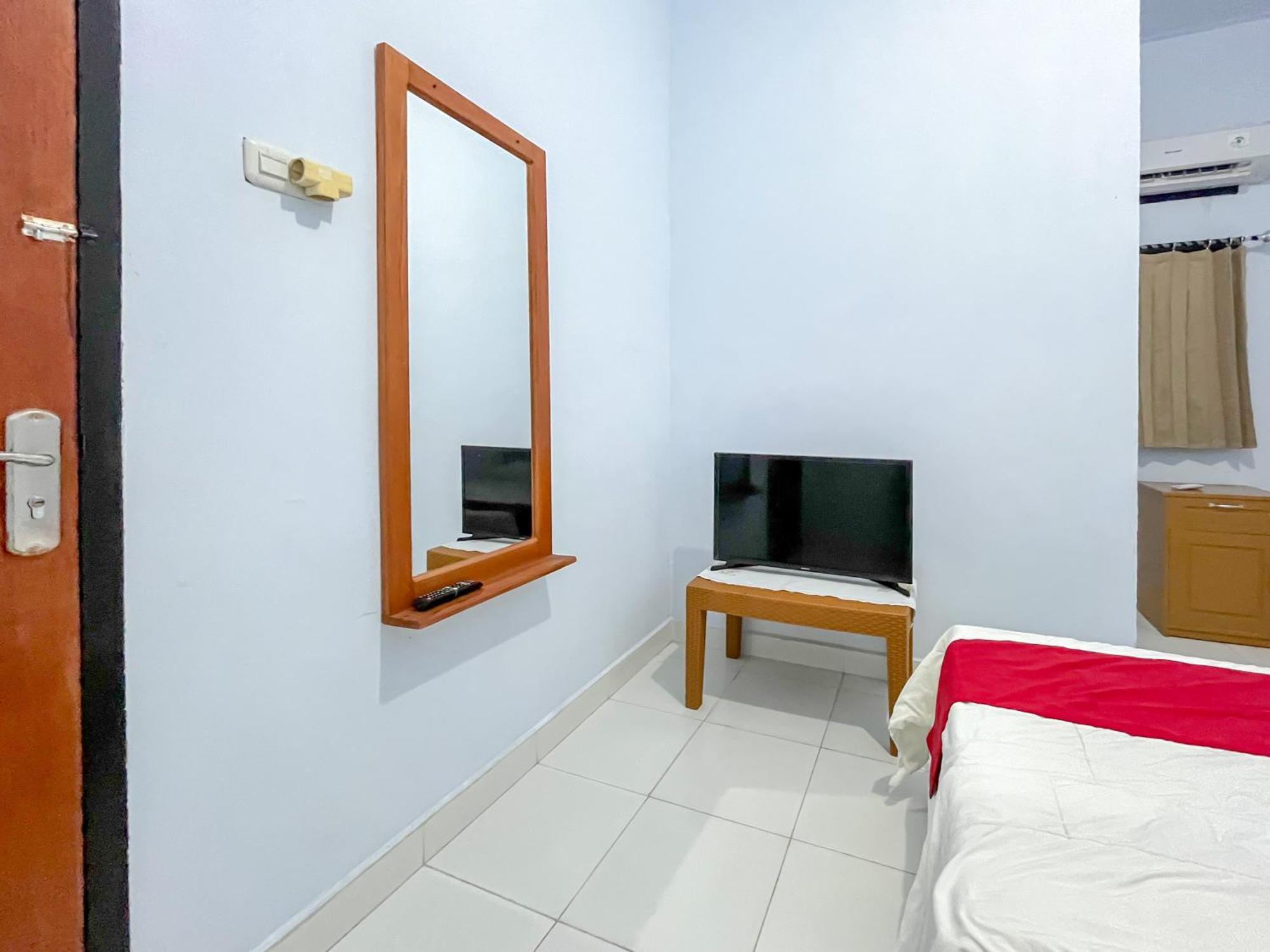 Reddoorz Syariah At Home Ampana Guest House Ampana Kota Екстер'єр фото