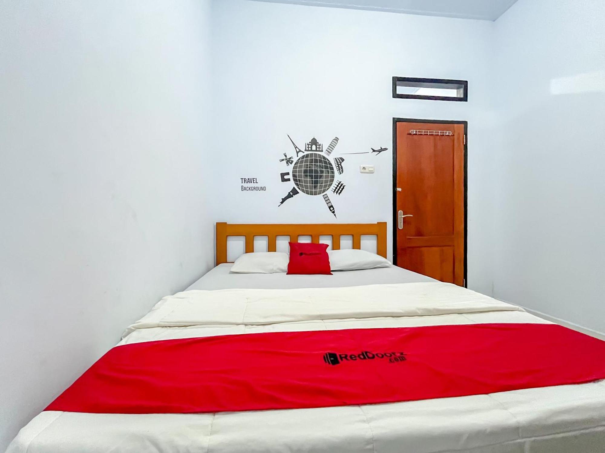 Reddoorz Syariah At Home Ampana Guest House Ampana Kota Екстер'єр фото