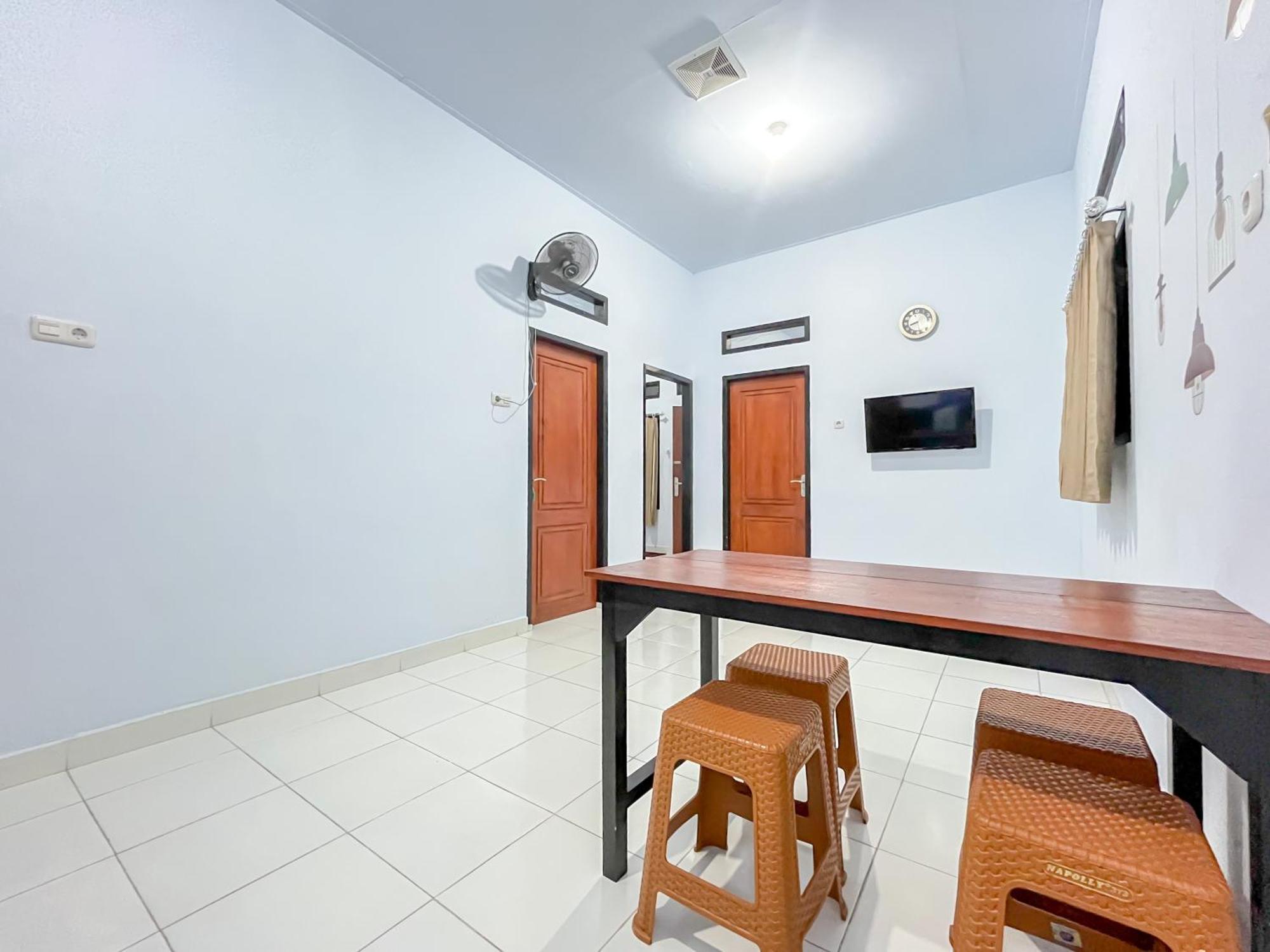 Reddoorz Syariah At Home Ampana Guest House Ampana Kota Екстер'єр фото